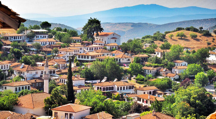 İzmir Çeşme Alaçatı Efes Şirince Turu (1Gece Otel Konaklamalı)